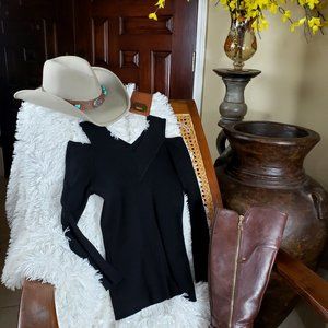 CABLE & GAUGE Black Cold Shoulder Sweater Small